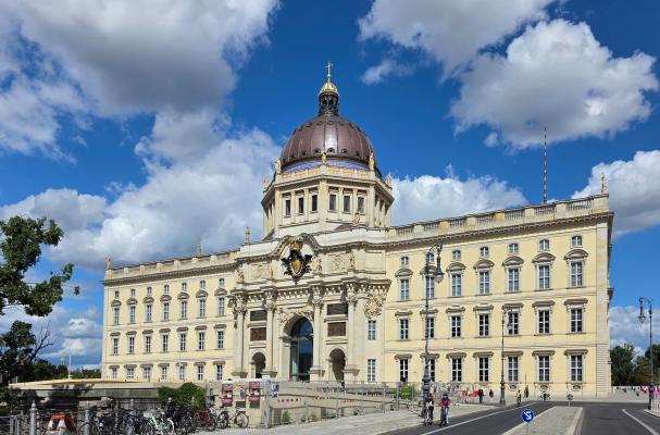 Berlin Schloss Westfassade MB1